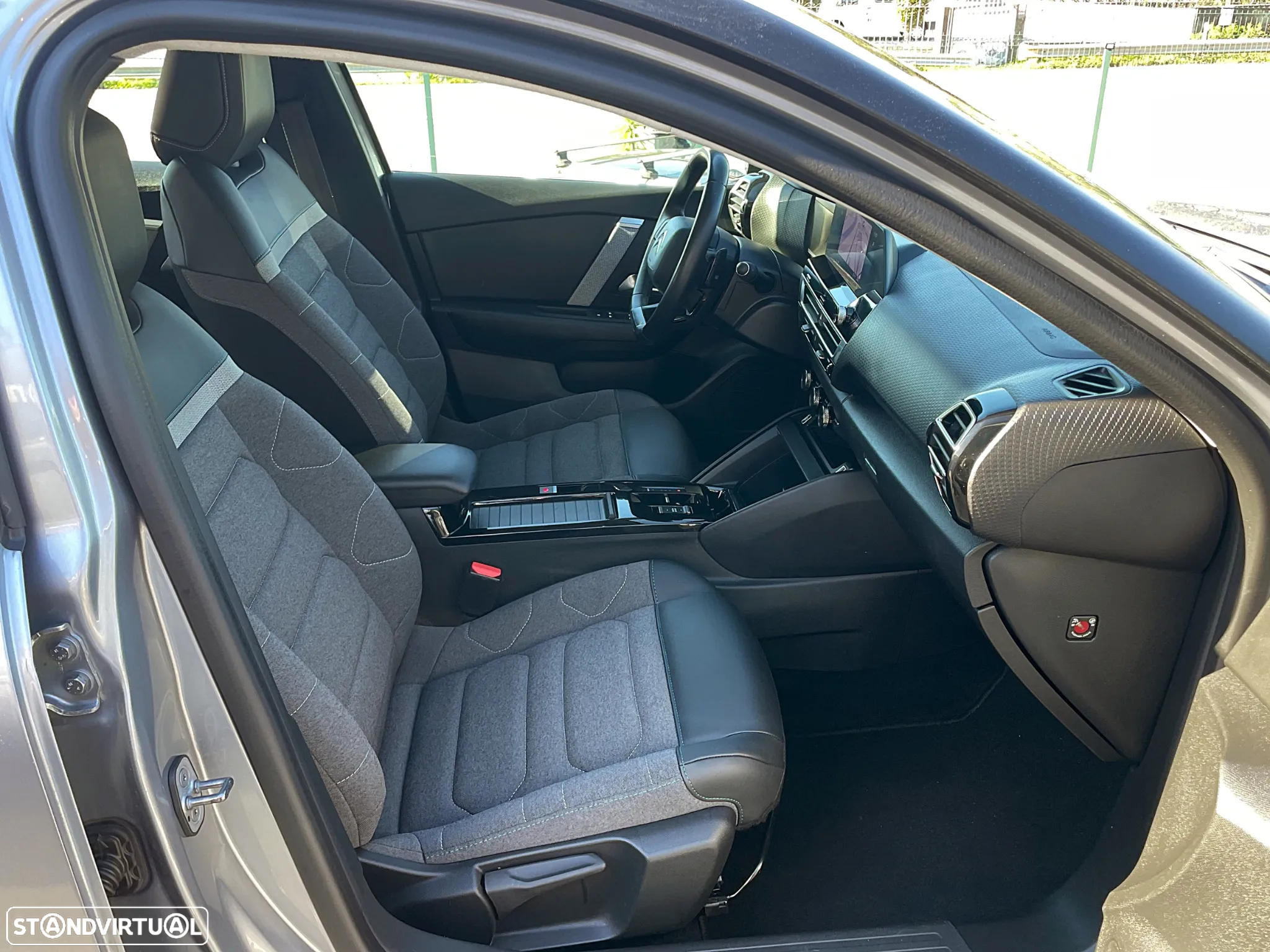 Citroën C4 PureTech 130 Stop&Start EAT8 FEEL PACK - 18