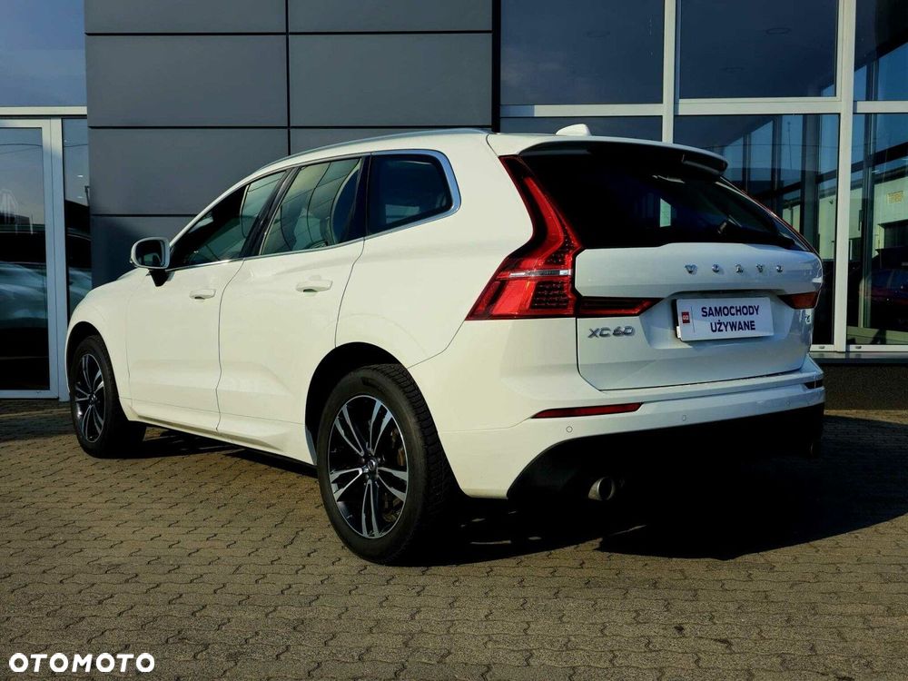 Volvo XC 60 T4 Momentum Pro - 8