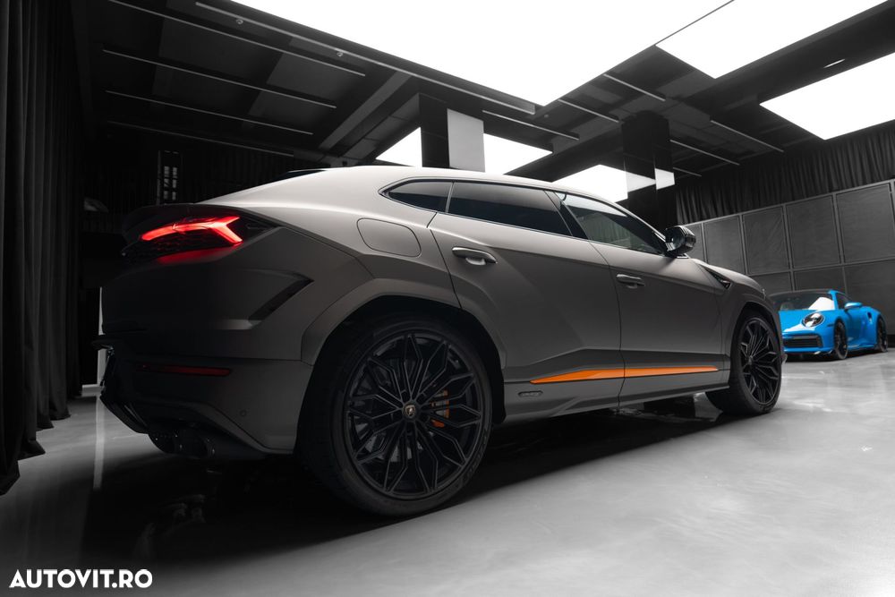 Lamborghini URUS - 8