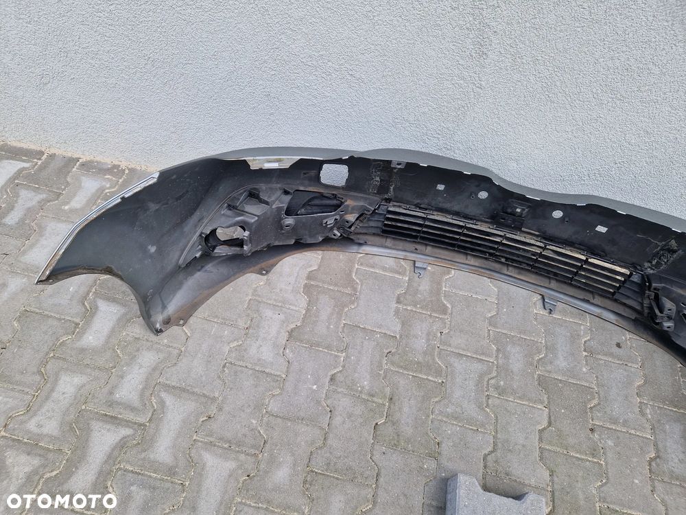 Zderzak Toyota Auris II lift 2015 - bez dziur - 11