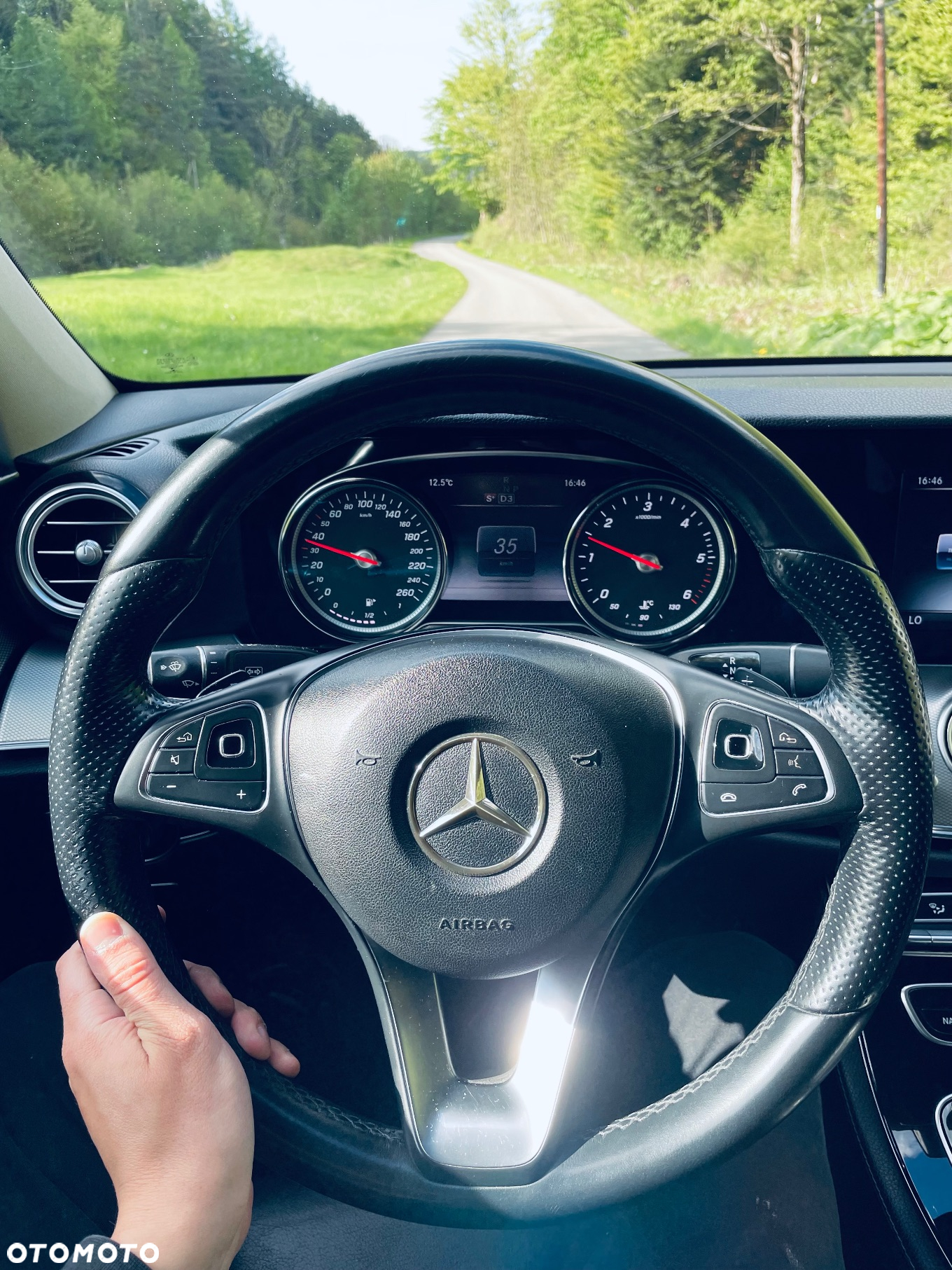 Mercedes-Benz Klasa E 220 d T 9G-TRONIC - 29