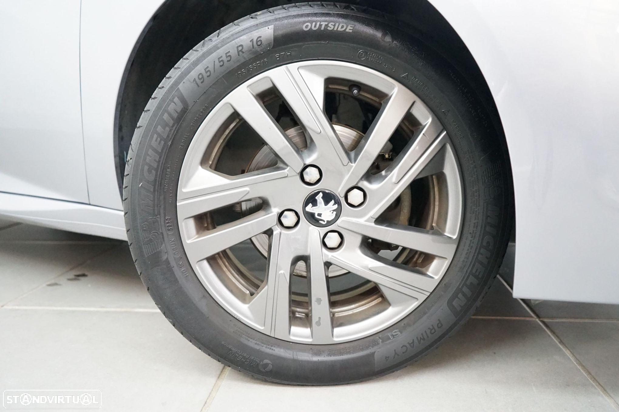 Peugeot 208 1.2 PureTech SE Style - 10