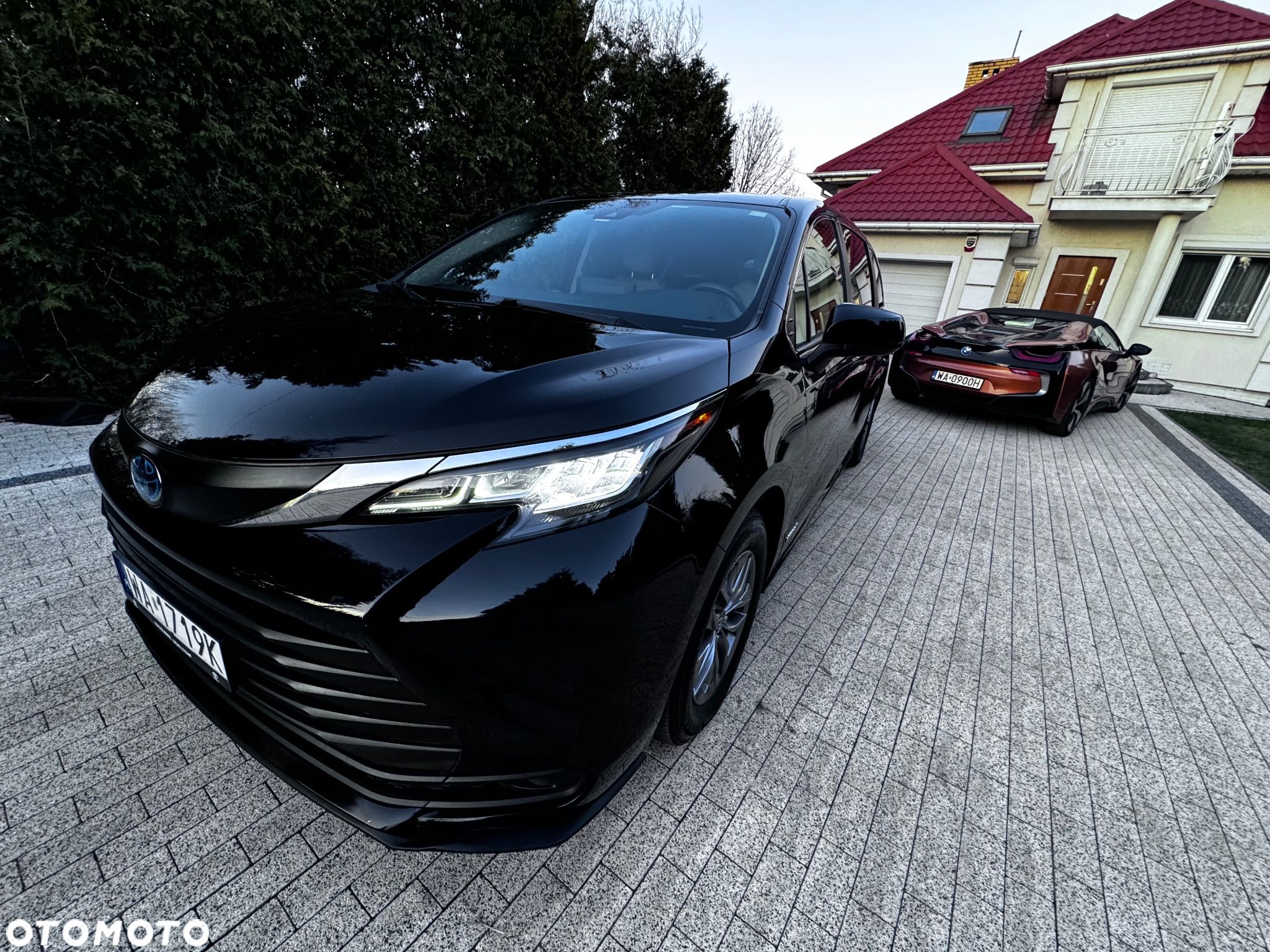 Toyota Sienna - 1