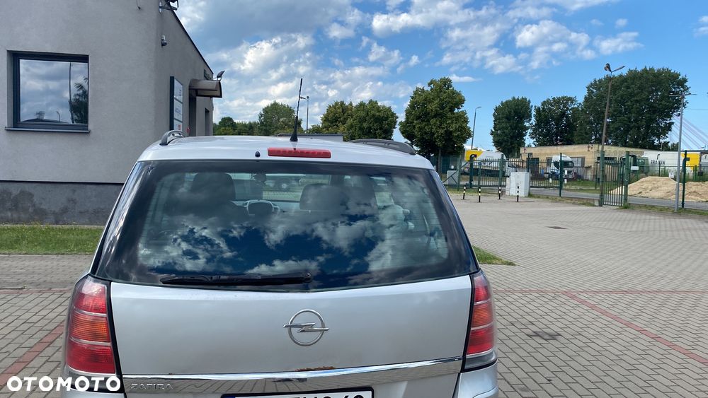 Opel Zafira 1.6 Essentia - 8