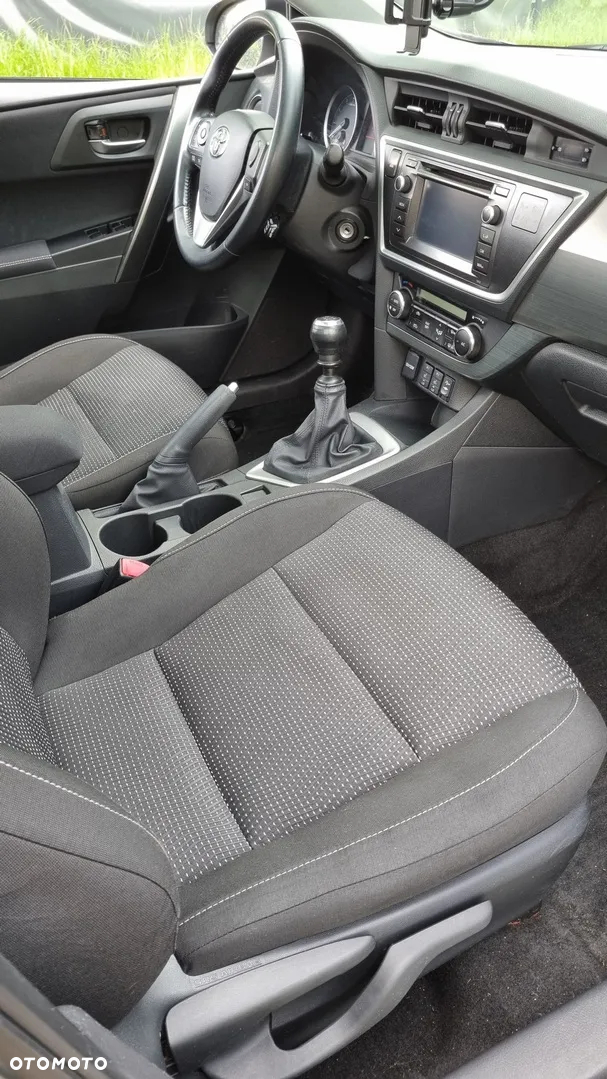 Toyota Auris 1.6 Premium - 7