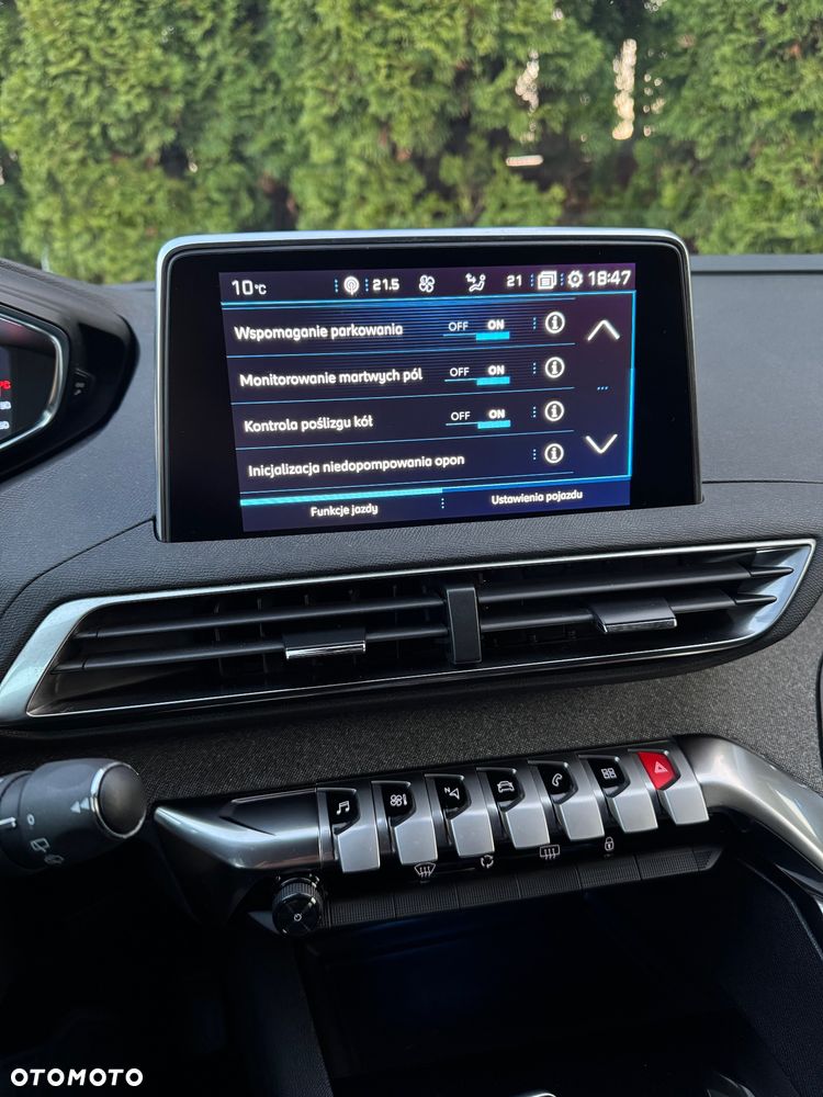 Peugeot 3008 1.5 BlueHDi Active S&S EAT8 - 26