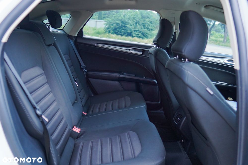 Ford Fusion - 14