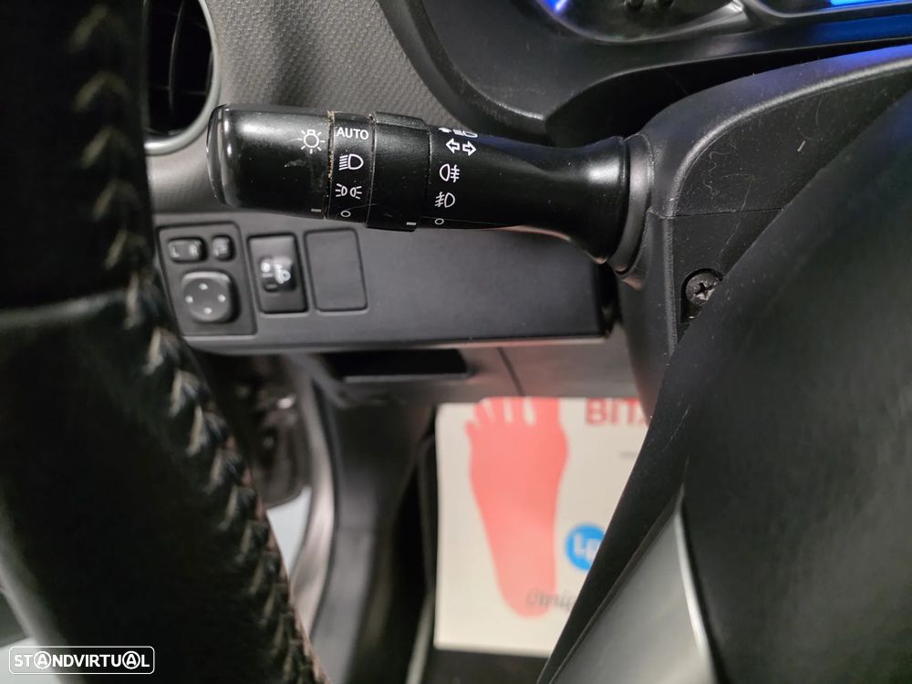 Toyota Yaris 1.5 HSD Comfort+P.Style - 48