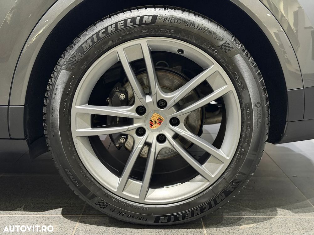 Porsche Cayenne Standard - 19