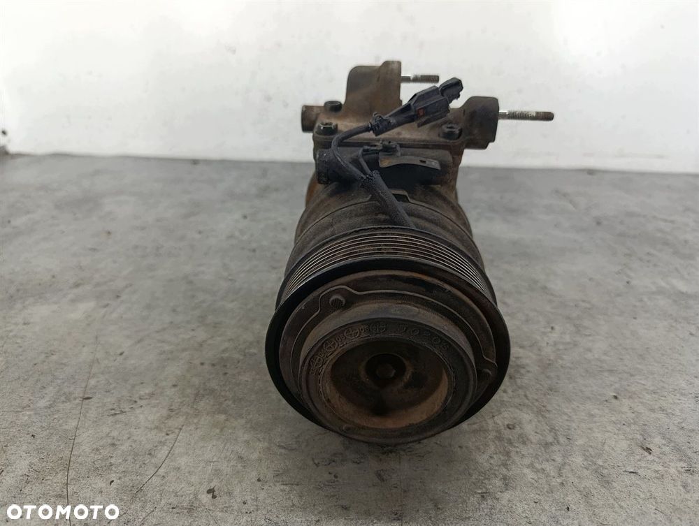 POMPA, SPRĘŻARKA KLIMATYZACJI KIA SORENTO I 16250-23500  2.5 CDRI - 4