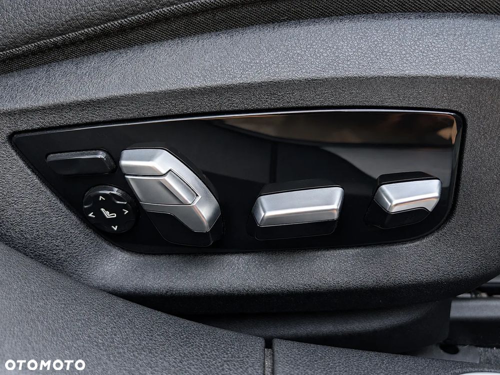 BMW Seria 7 740i - 22