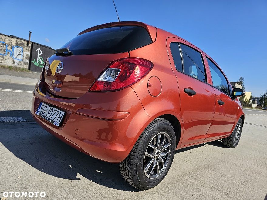 Opel Corsa 1.2 16V Essentia - 5