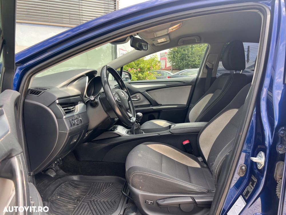 Toyota Avensis 2.0 D-4D Executive - 9
