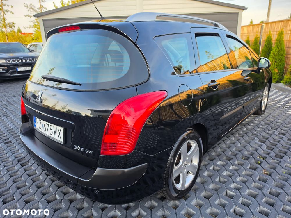 Peugeot 308 100 VTi Urban Move First Edition - 6