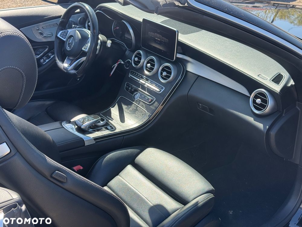 Mercedes-Benz Klasa C 300 9G-TRONIC - 22