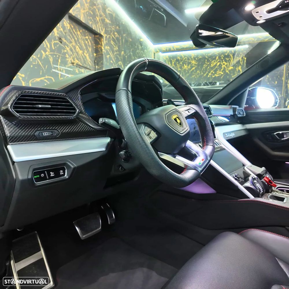 Lamborghini Urus 4.0 V8 - 8