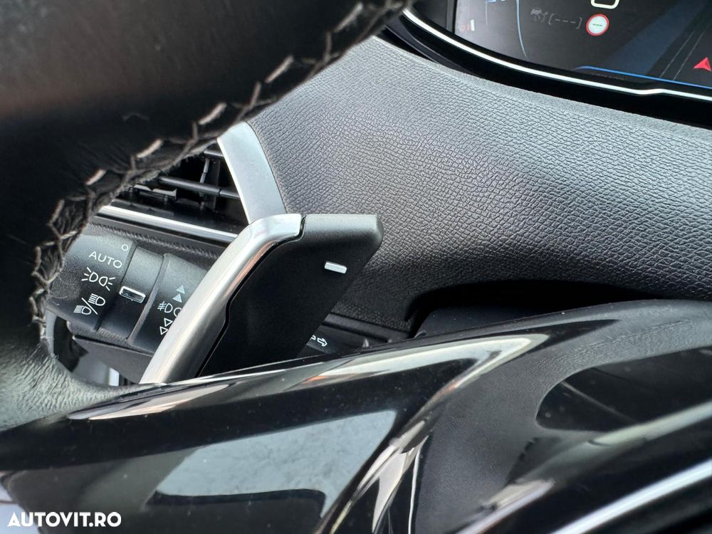 Peugeot 5008 BlueHDI 120 EAT6 Allure - 29