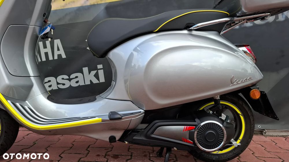 Piaggio Vespa - 10