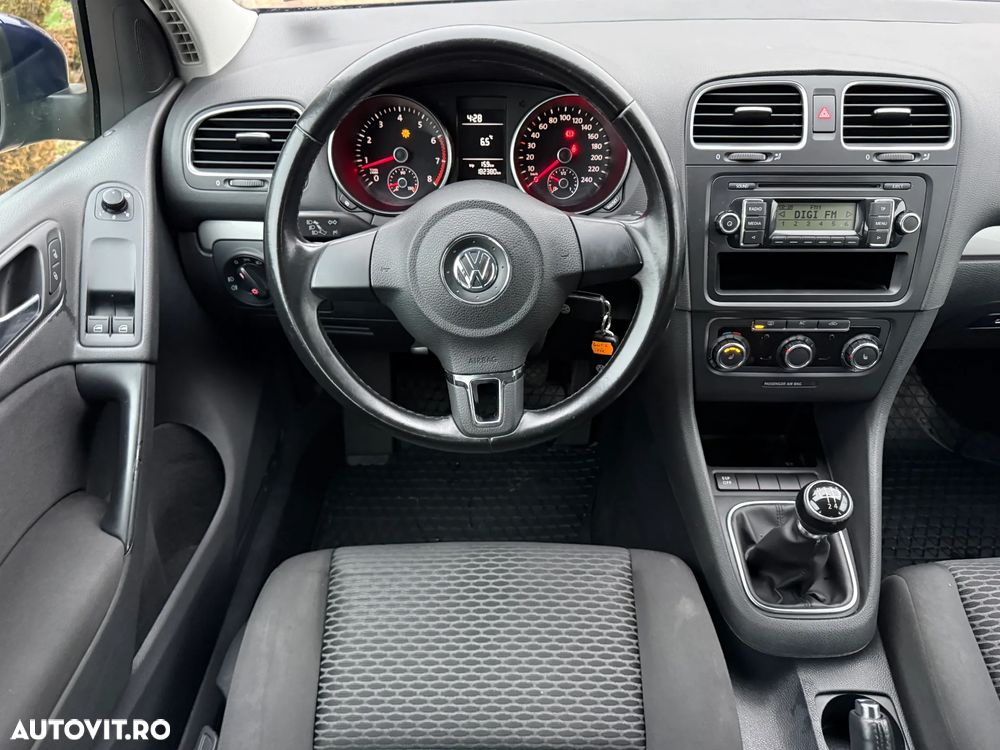 Volkswagen Golf - 22