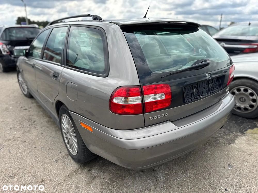 Drzwi przednie Volvo V40 kombi 2004 poj. 1.8 - 1