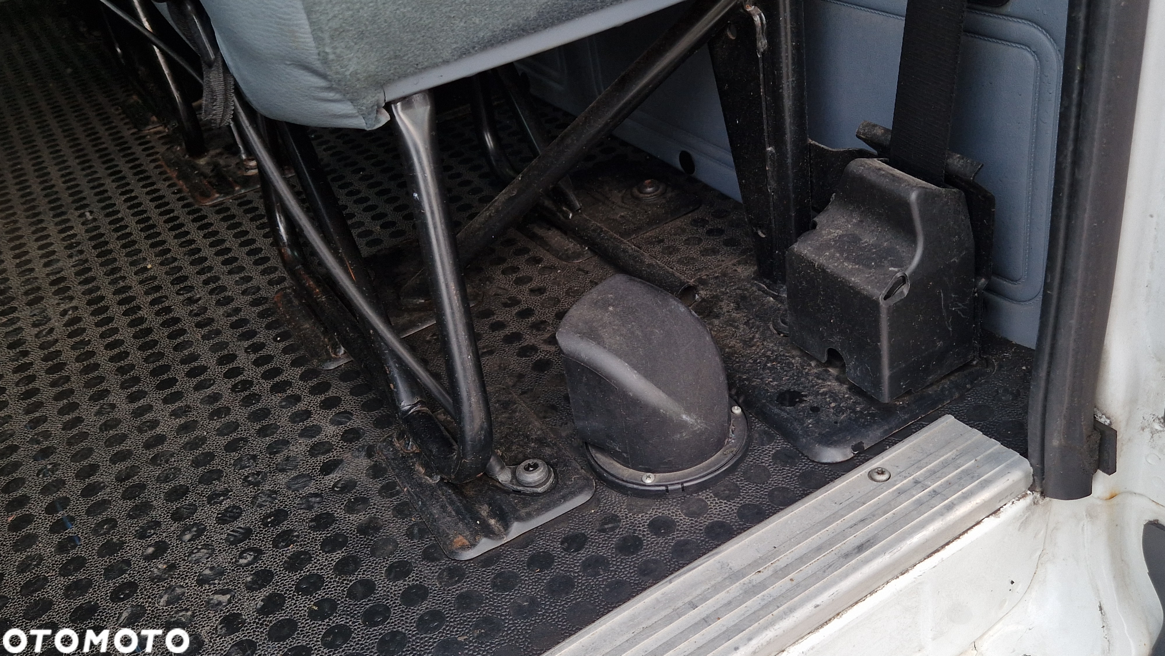Ford TRANSIT AUTOBUS 17 OSÓB MINIAUTOBUS MIKROBUS KLIMA WEBASTO BLIZNIAKI - 25