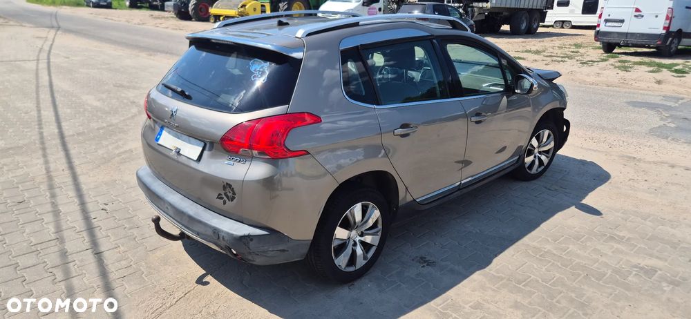Peugeot 2008 - 9