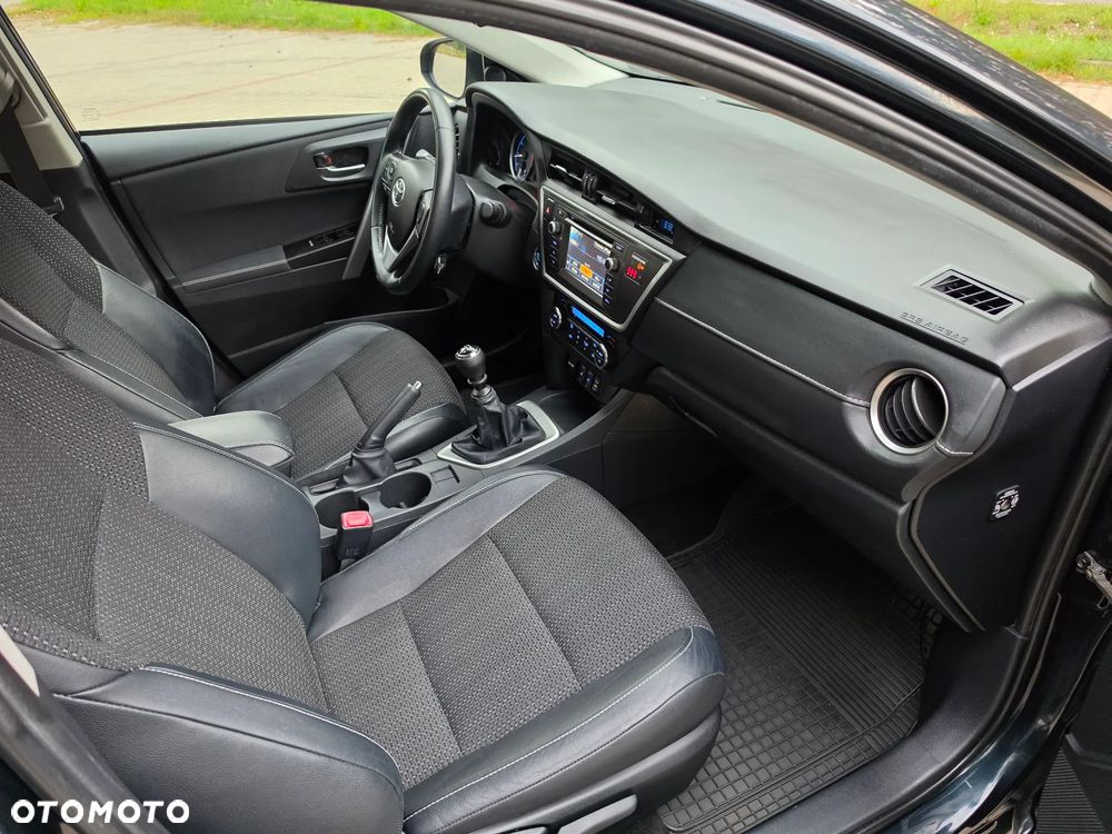 Toyota Auris 1.6 VVT-i Executive - 20