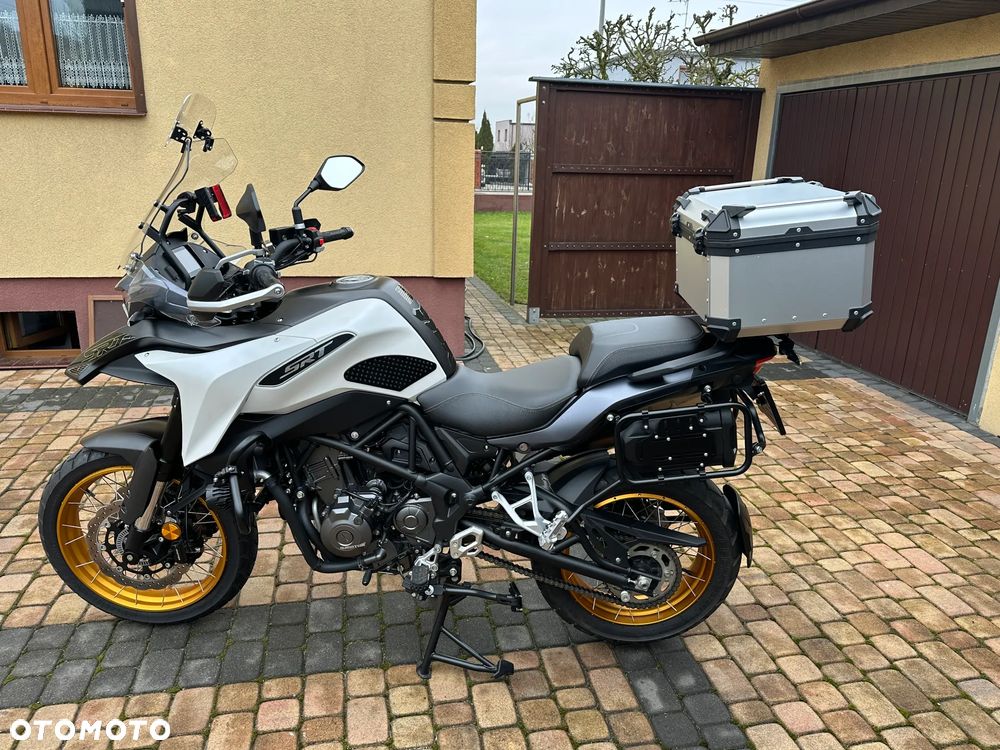 QJMOTOR SRT 550X - 4