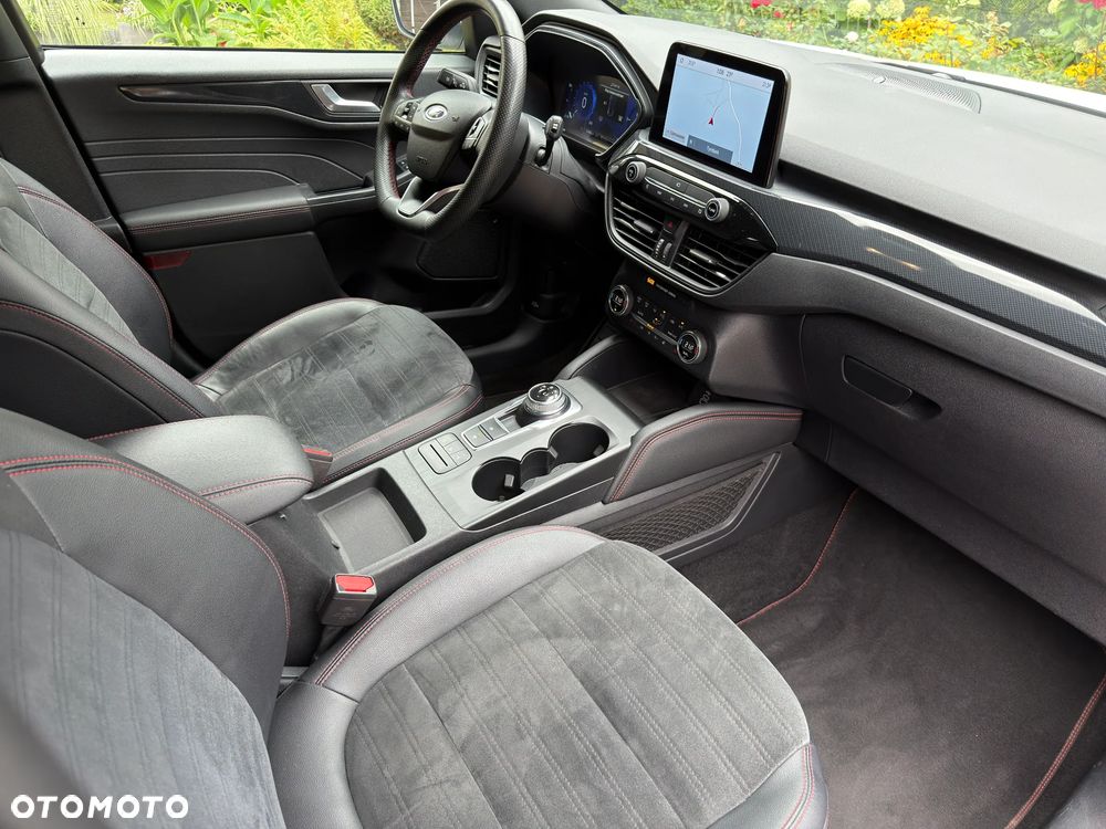 Ford Kuga 2.5 Duratec FHEV 4x4 ST-LINE X - 18