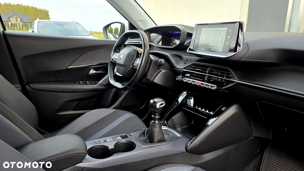 Peugeot 2008 1.2 PureTech Allure Pack S&S - 28