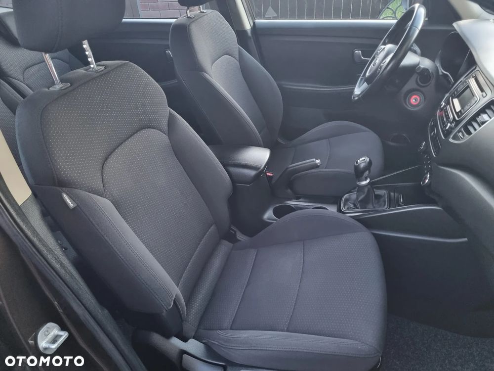 Kia Carens 1.7 CRDi 115 Fifa World Cup Edition - 25