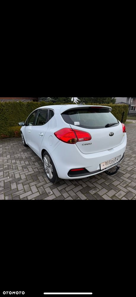 Kia Ceed - 12