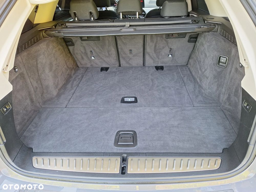 BMW Seria 5 520d xDrive - 25