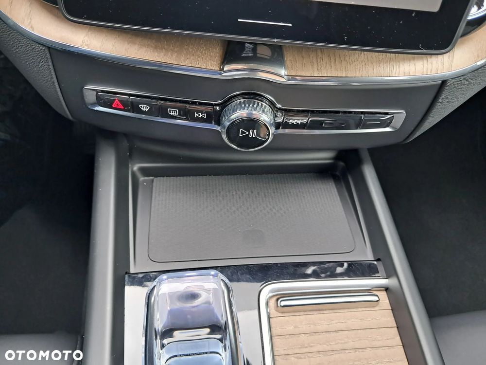 Volvo XC 60 B5 B AWD Plus Dark - 27