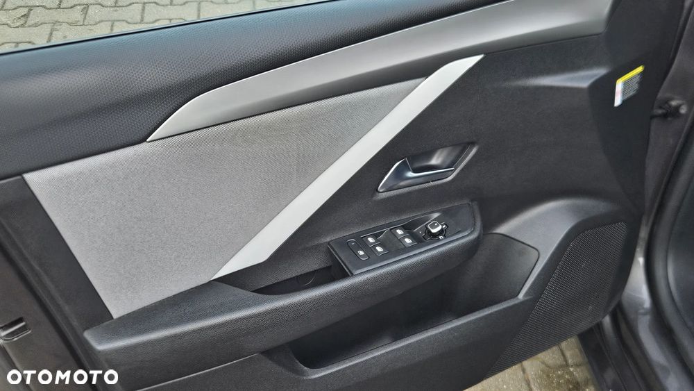 Opel Astra 1.2 T Edition S&S - 11