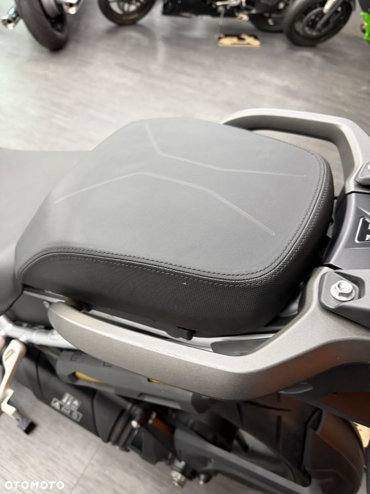 Triumph Tiger - 19