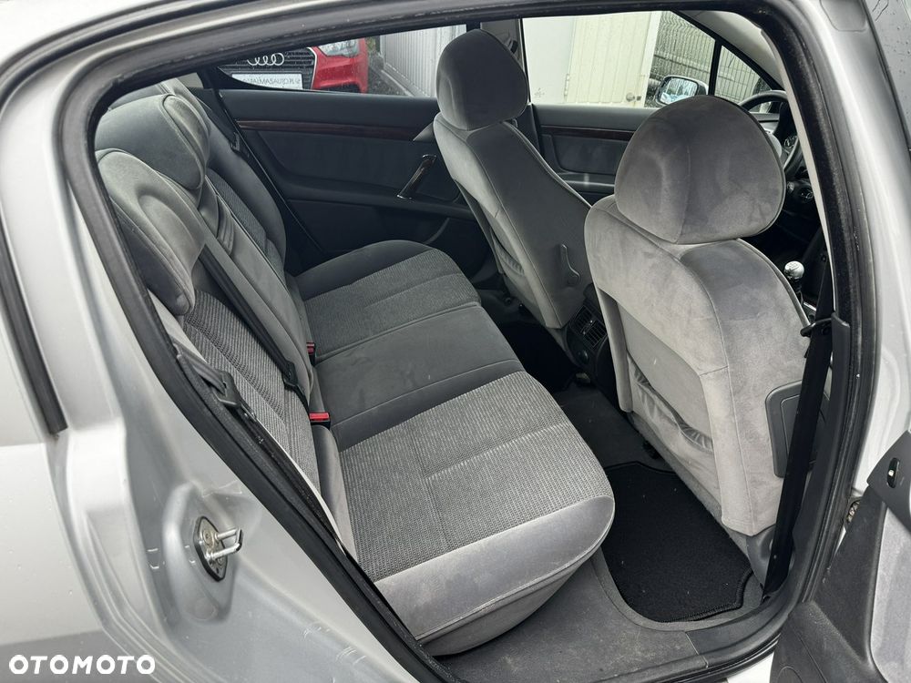 Peugeot 407 - 9
