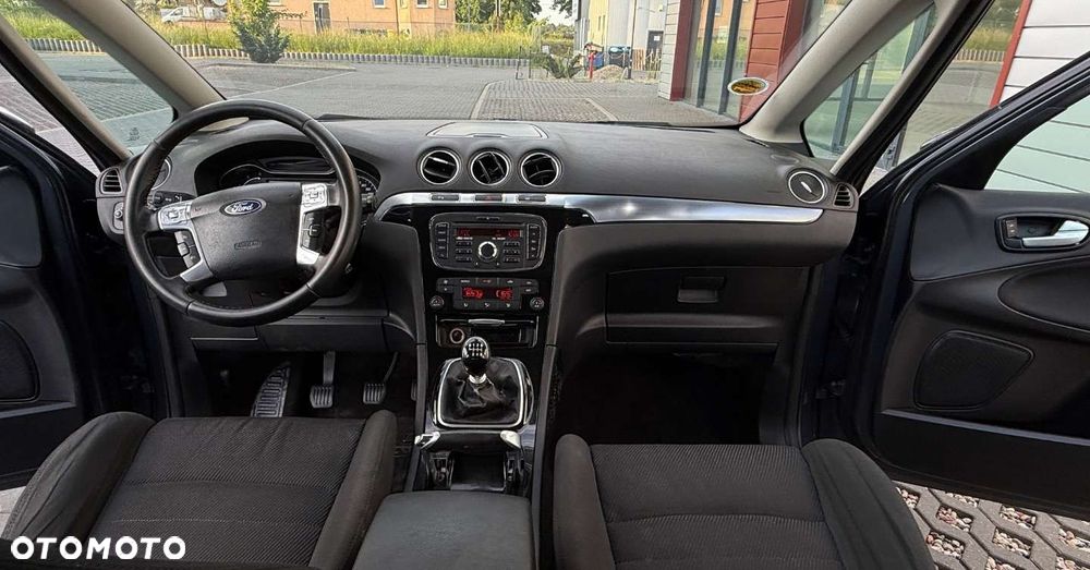 Ford S-Max - 17