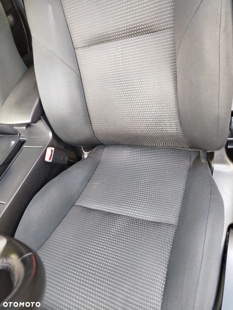 Mazda 3 1.6 Exclusive + - 12