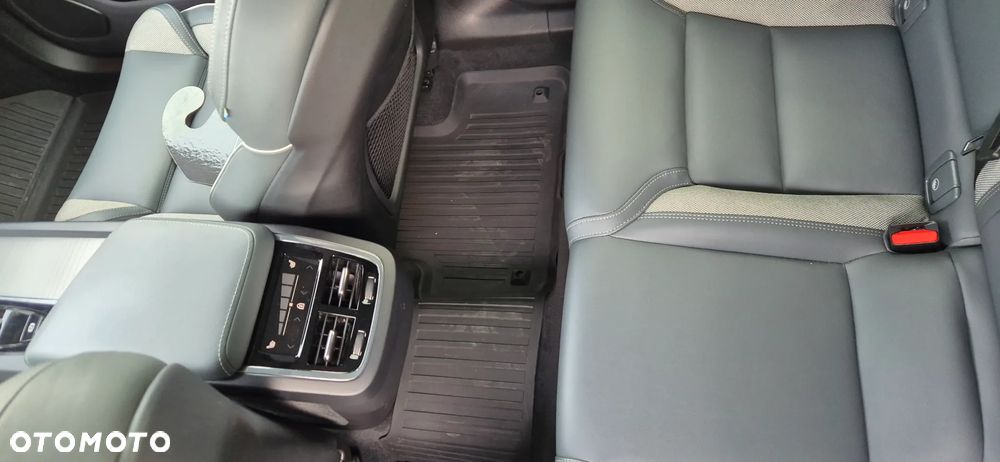 Volvo XC 60 T6 AWD Geartronic RDesign - 15