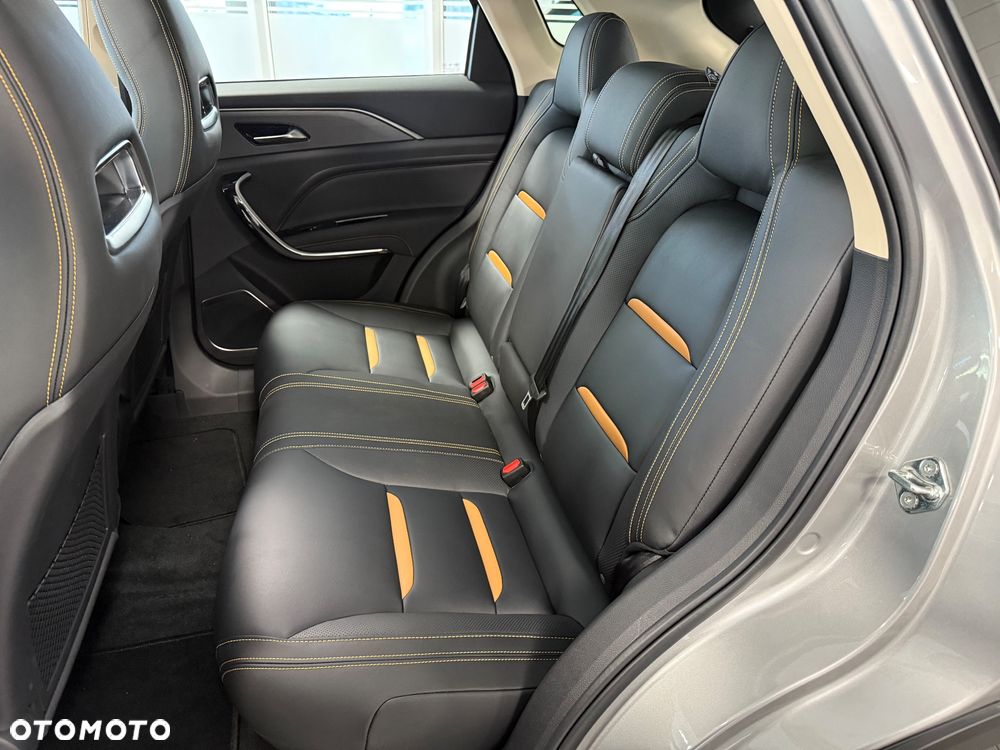 Bestune T77 1.5T Business DCT - 12