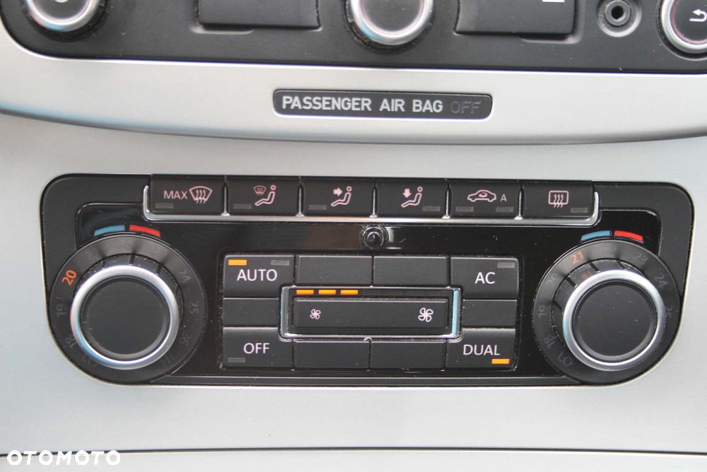 Volkswagen Passat 1.6 TDI DPF BlueMotion Technology Comfortline - 10
