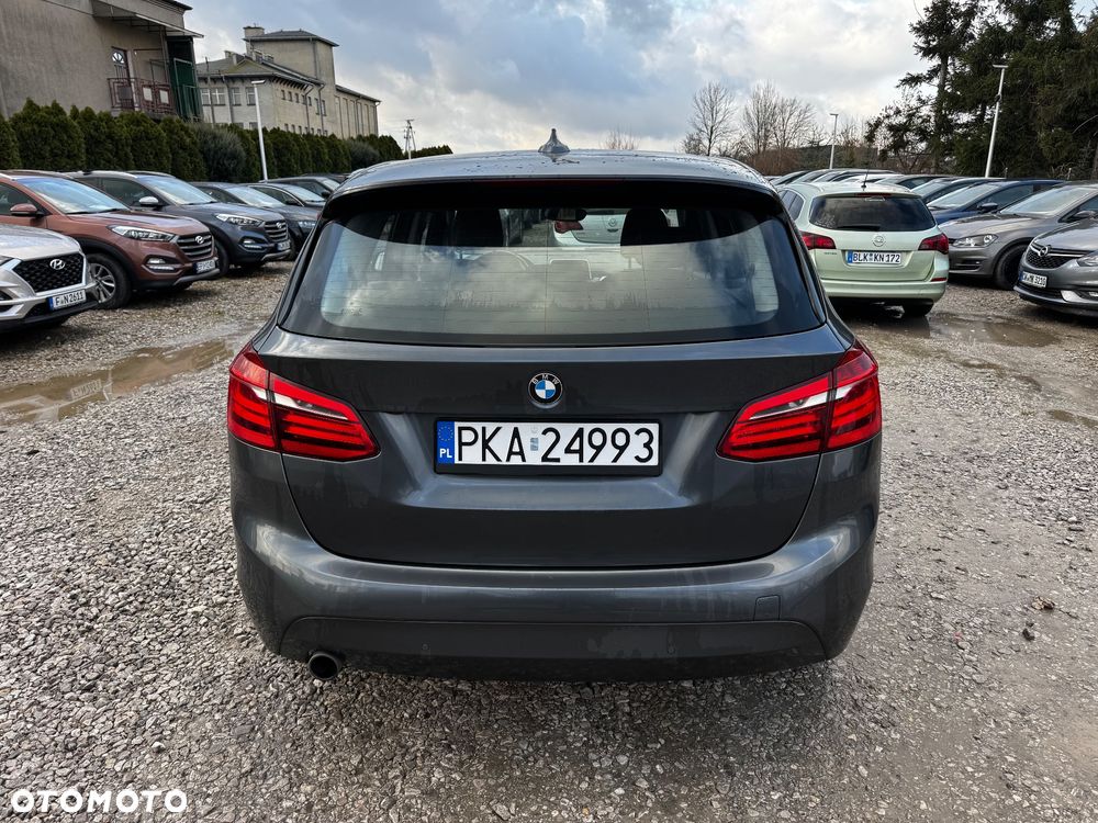 BMW Seria 2 218d - 5
