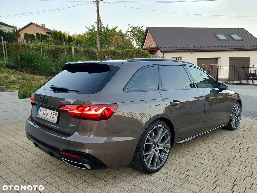 Audi A4 Avant 40 TDI quattro S tronic S line - 1