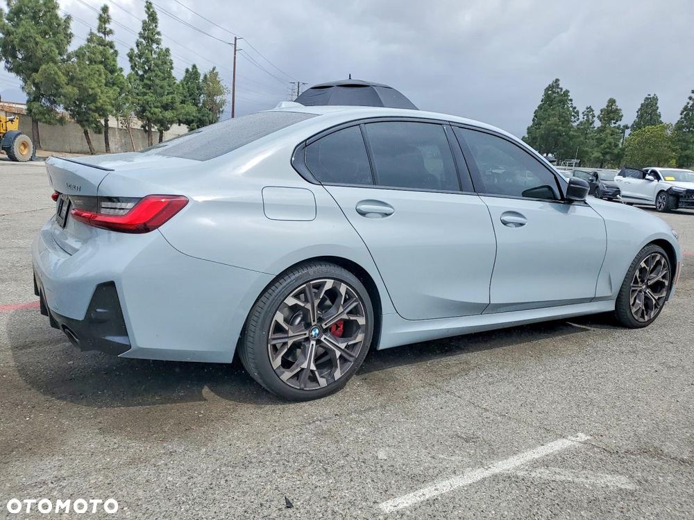 BMW Seria 3 330i M Sport - 4