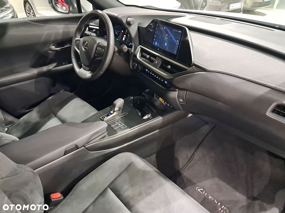 Lexus UX 300h Business - 9