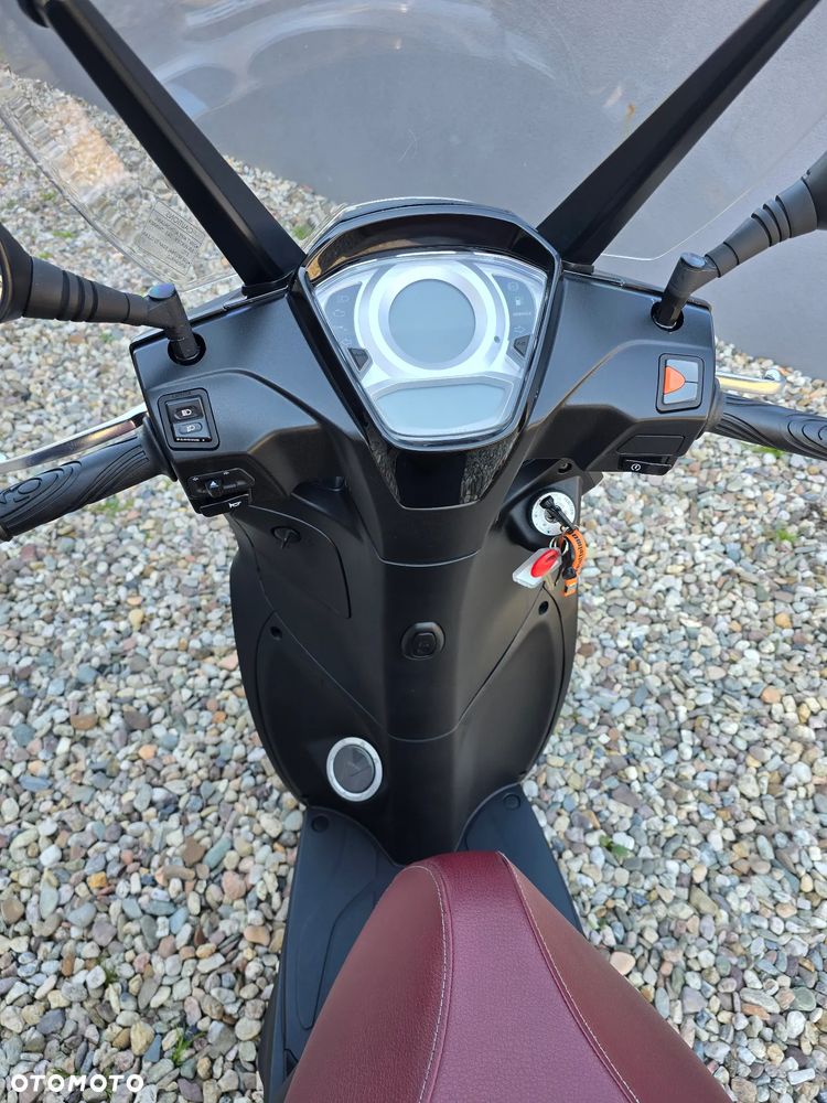 Kymco People - 8