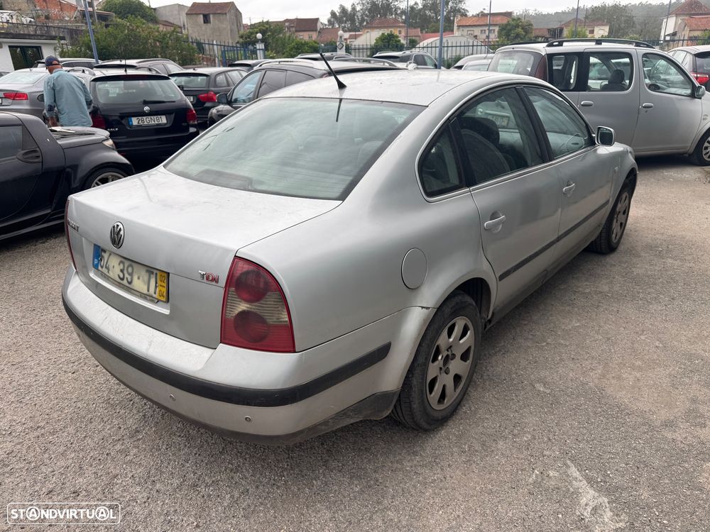 VW Passat 1.9 TDi Confortline - 20