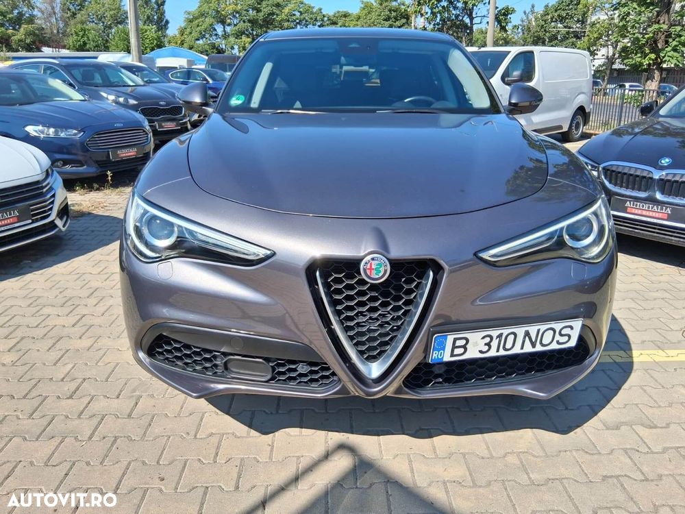 Alfa Romeo Stelvio - 2
