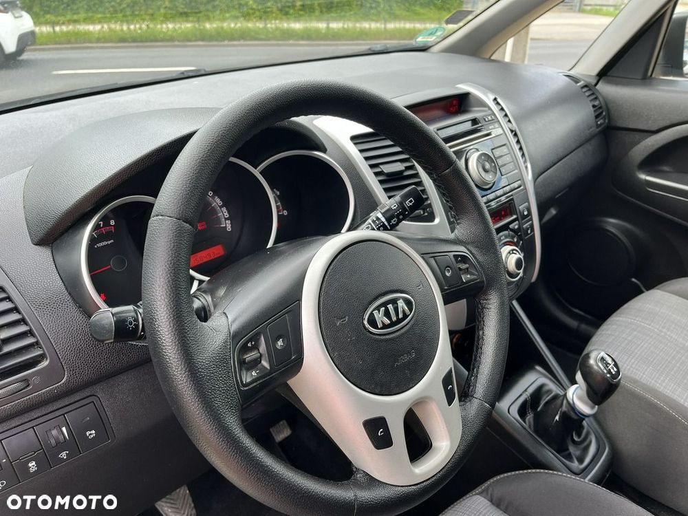Kia Venga - 16